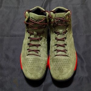 Basketball shoes
